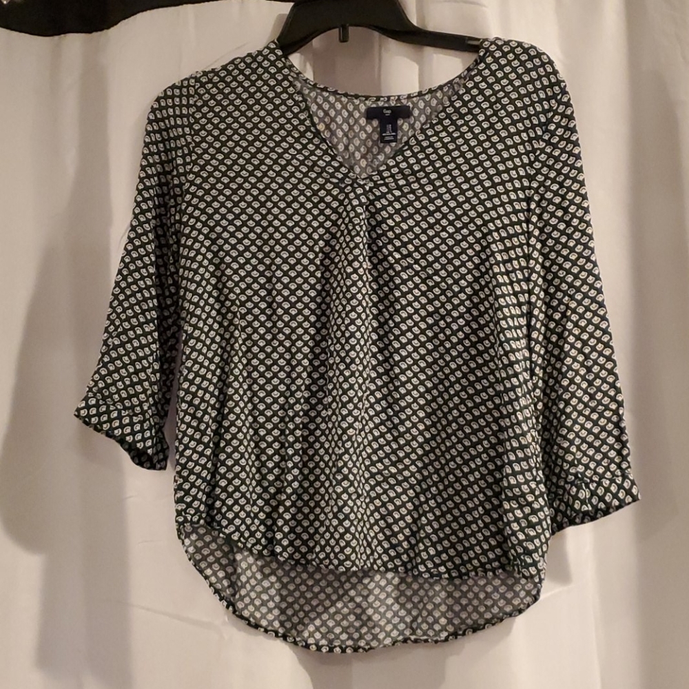 Gap light brand new never worn blouse